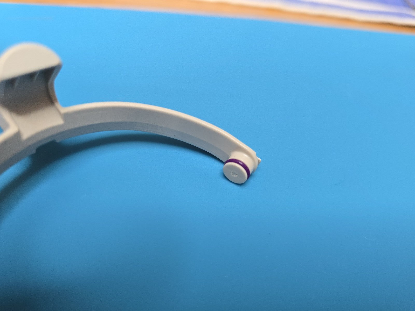 Sony WH-1000XM5 Hinge Swivel Bracket for Earcups - (L) or (R) - Silver/Beige