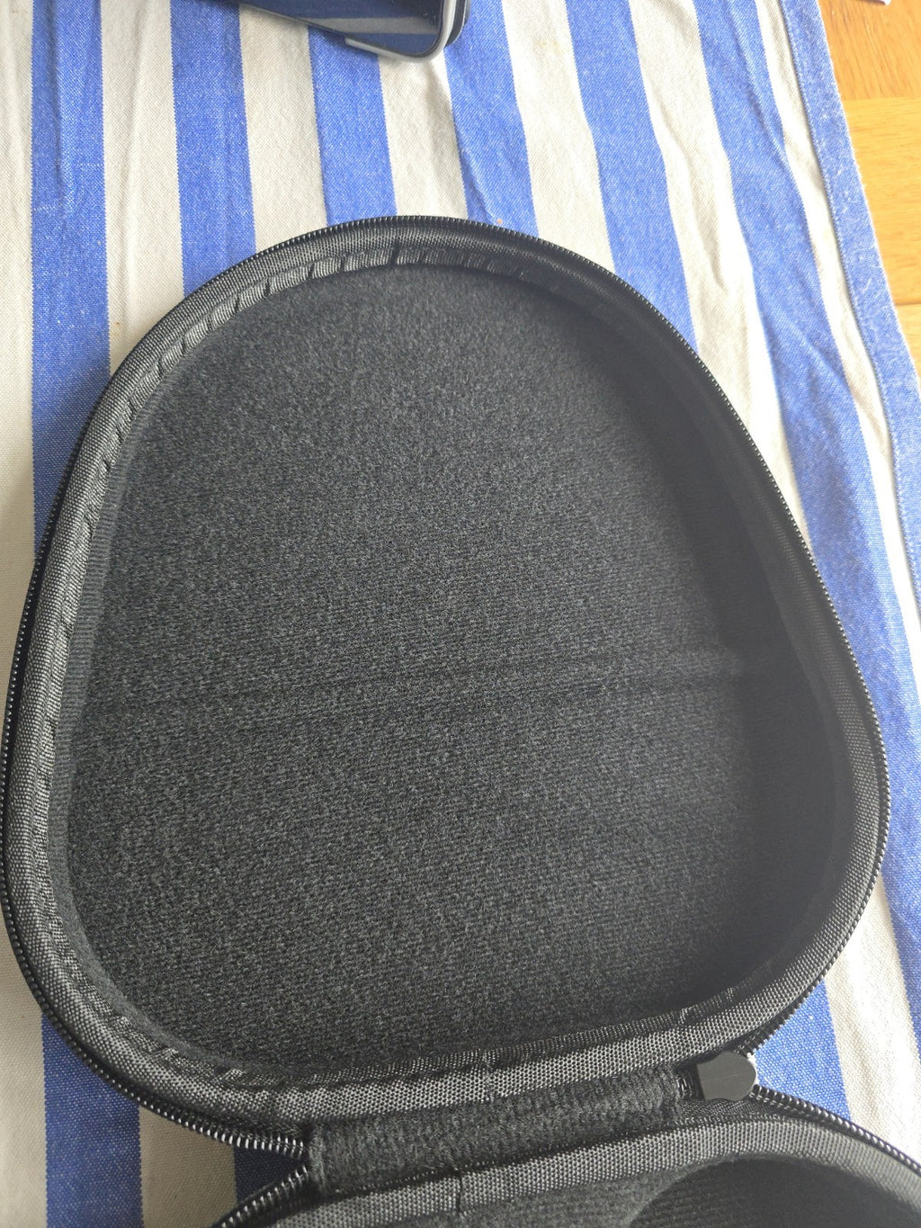 Generic Carrying Case For Sony WH-1000XM5 - Grey/Black