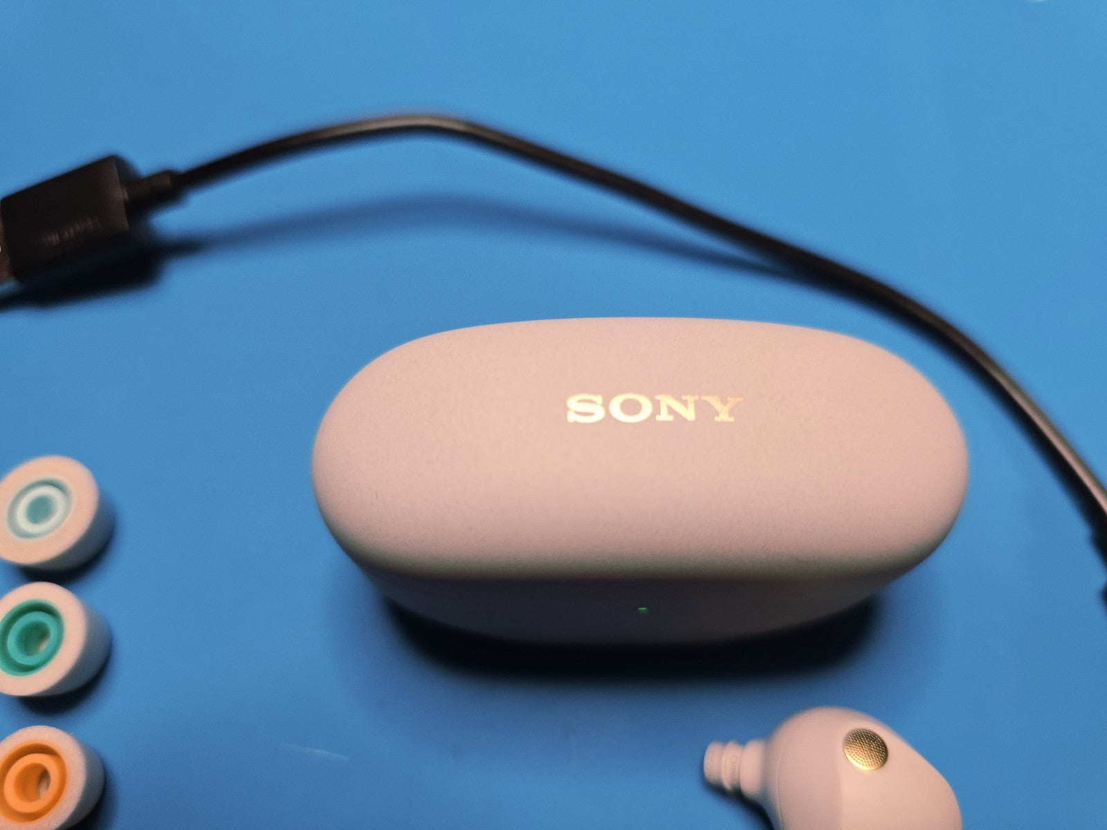 Sony WF-1000XM5 Wireless Over-the-Ear Headphones - Silver/Beige