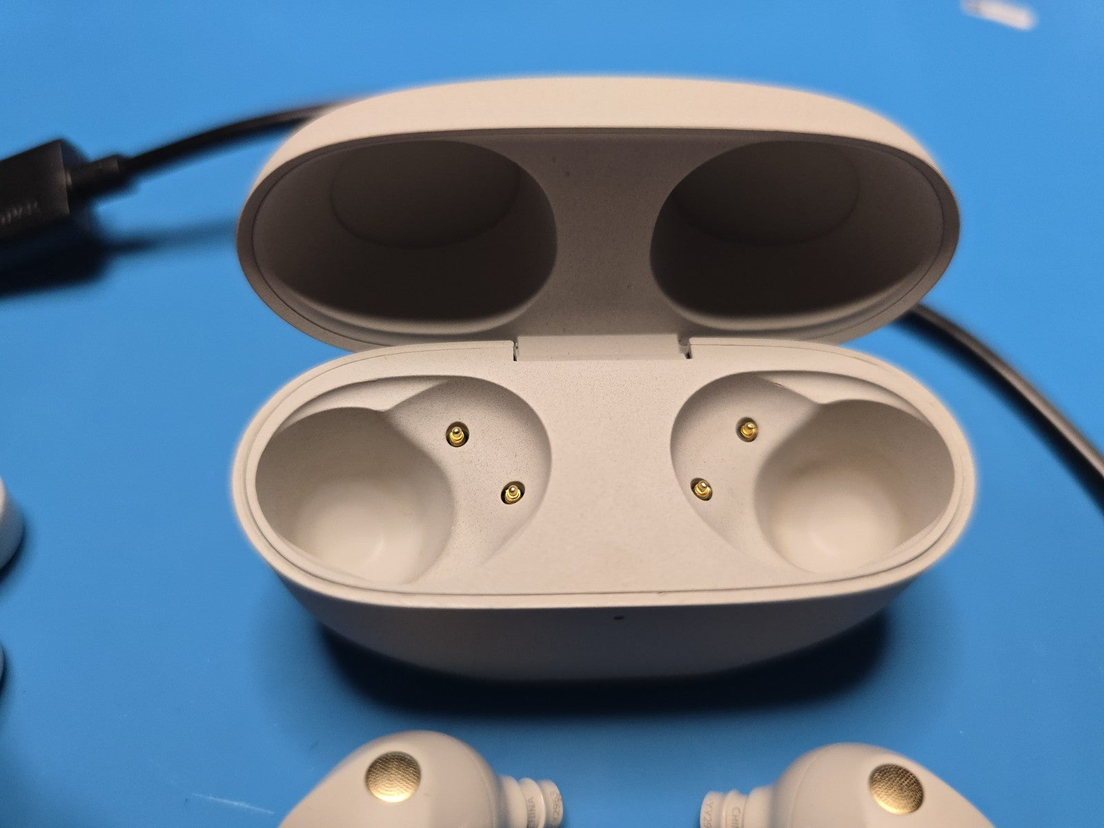 Sony WF-1000XM5 Wireless Over-the-Ear Headphones - Silver/Beige