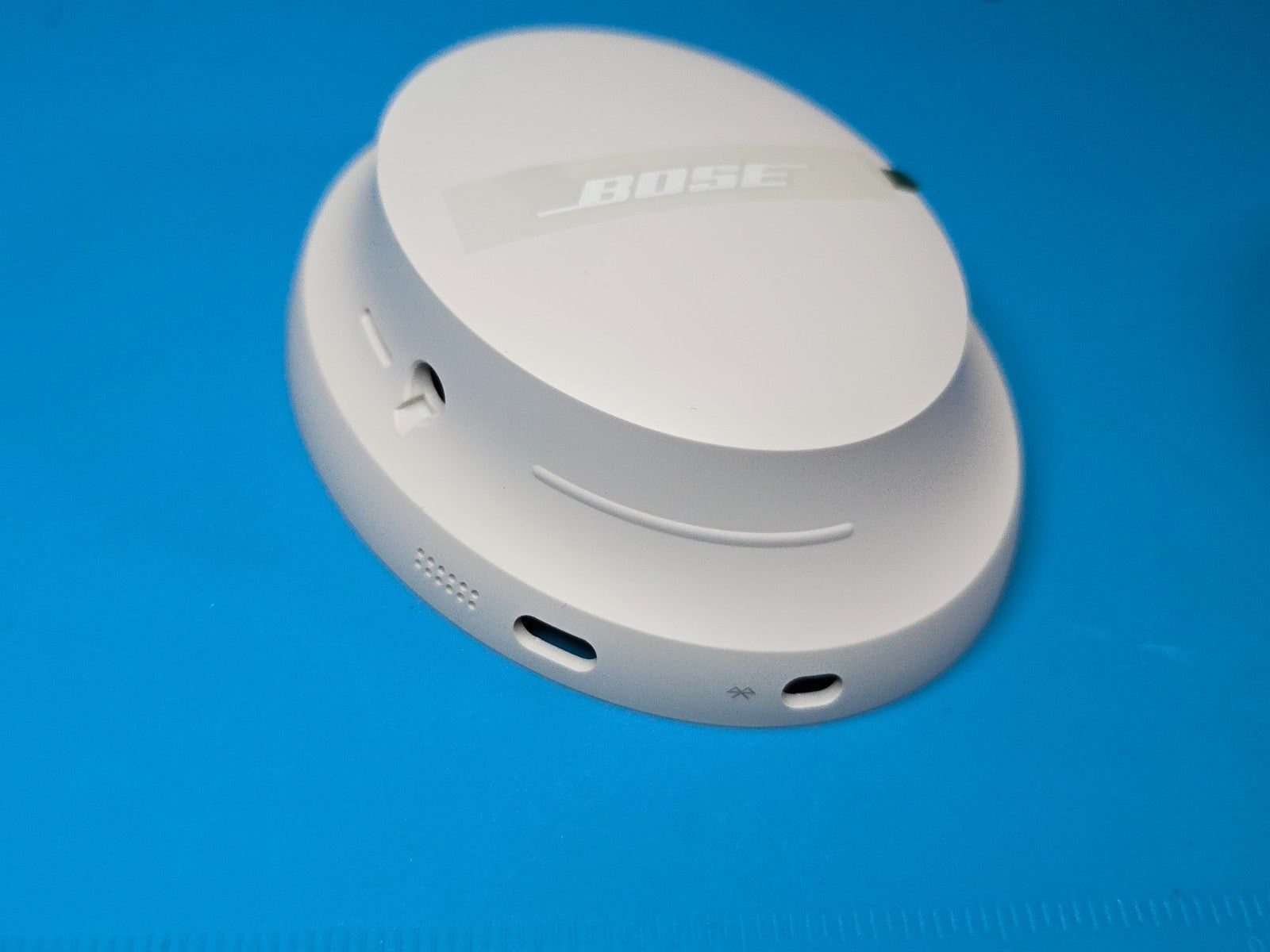 Bose Quietcomfort Ultra Headphones - Replacement Earcup Housing - Beige