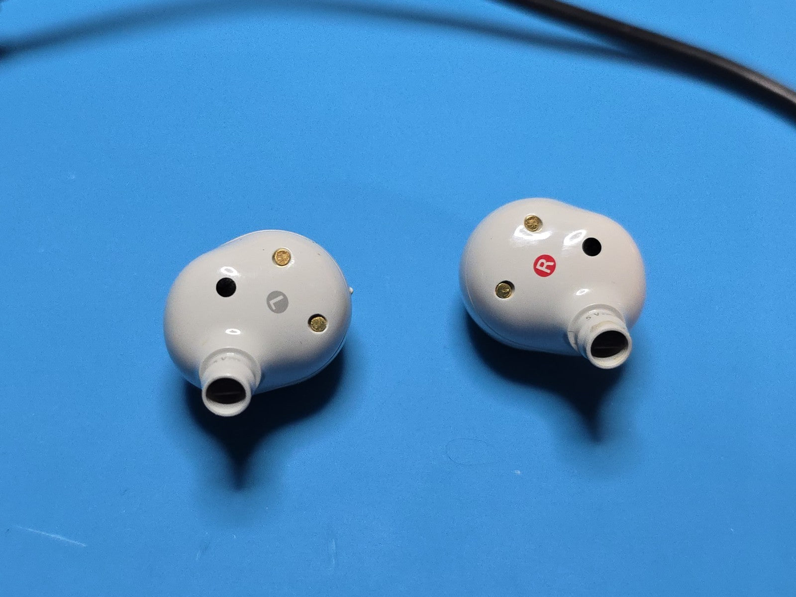 Sony WF-1000XM5 Wireless Over-the-Ear Headphones - Silver/Beige